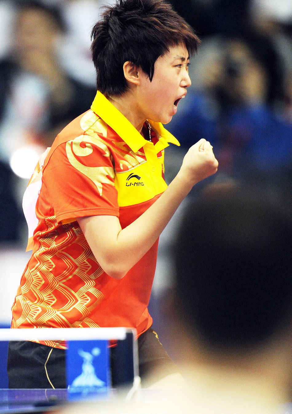 奥运冠军郭跃,肤色白皙五官精致,和她运动员时期的样子相差极大__财经