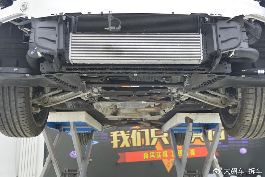 奥迪a7l拆车毕竟是德系强项就是底盘