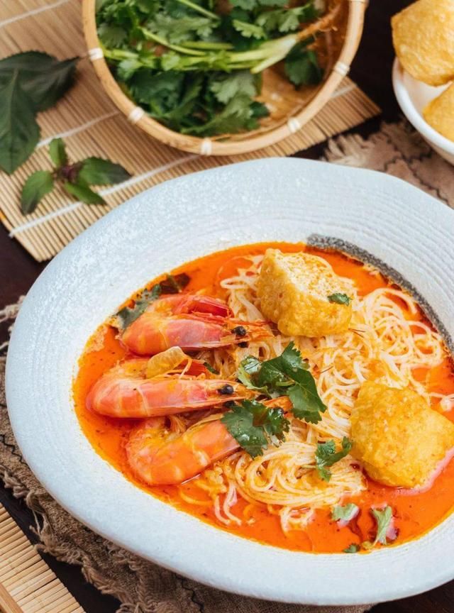 马来叻沙鲜虾汤檬粉 -浓厚的汤水和清甜牛肉,组成了 舌尖上美妙的