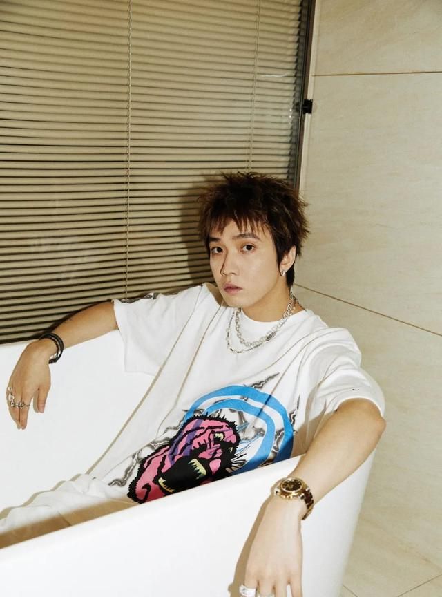 哪位男rapper是你心中的颜值天花板?__财经头条