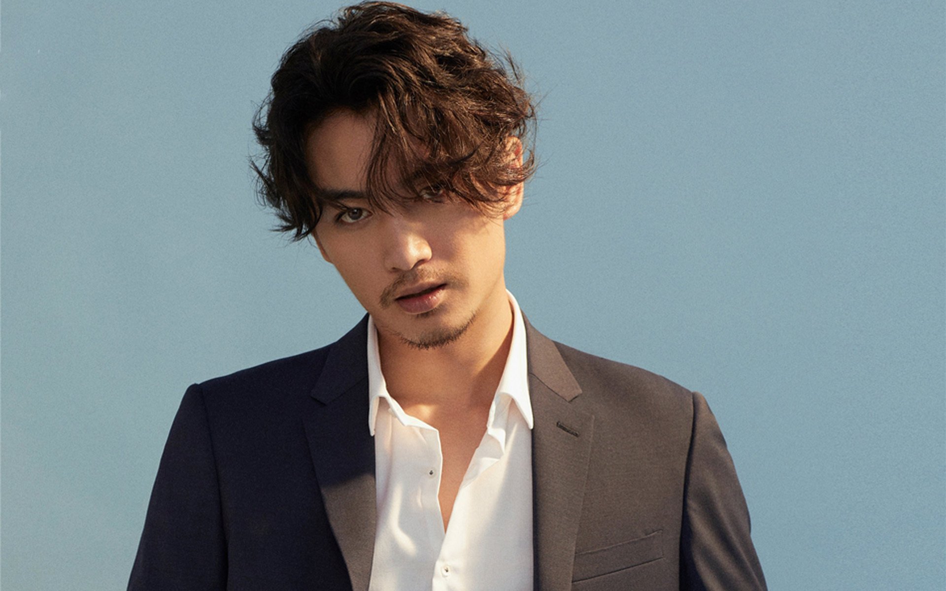 娱乐圈男明星的侧面照令你心动了吗