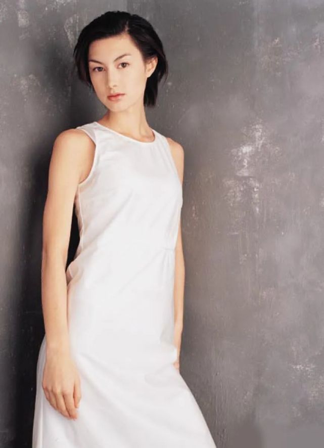 清纯可人的玉兰油女孩如今嫁做人妇生活美满
