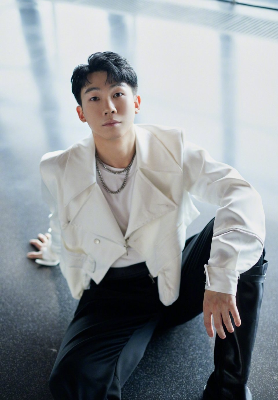 白举纲真人版跳舞仙人掌,这肢体动作确实是进步了很多啊