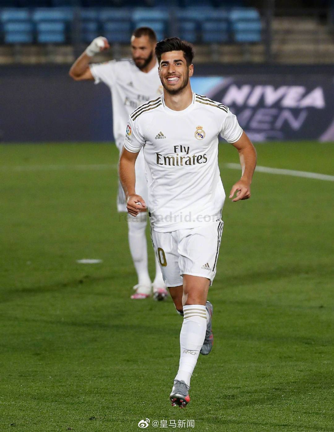 终于等到了你.皇马官方晒出阿森西奥恢复11个月的过程.