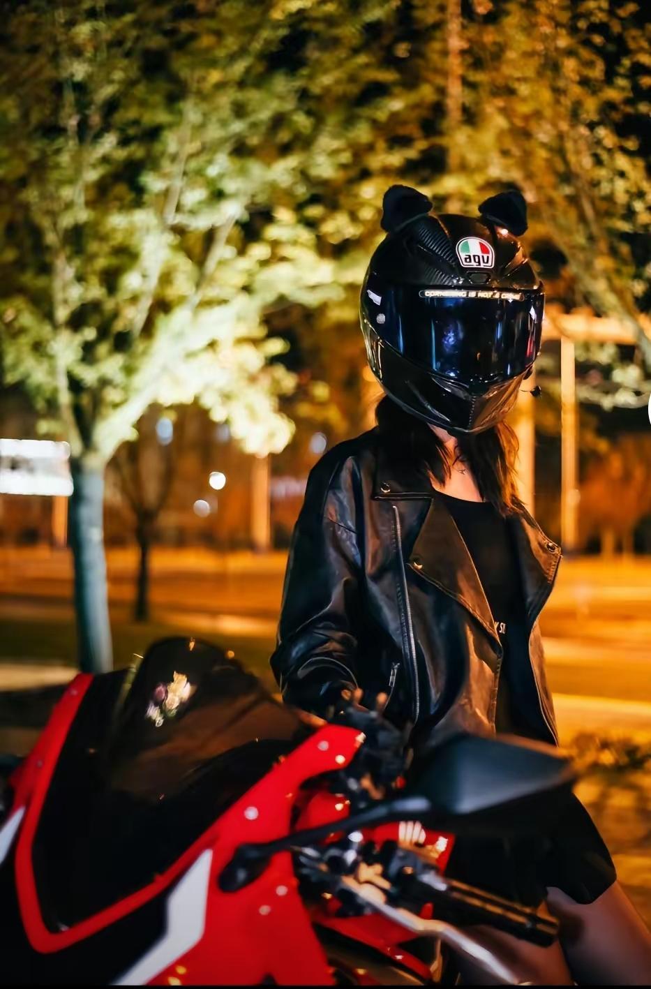 23岁女网红疑似骑摩托车身亡,现场视频曝光,车是借