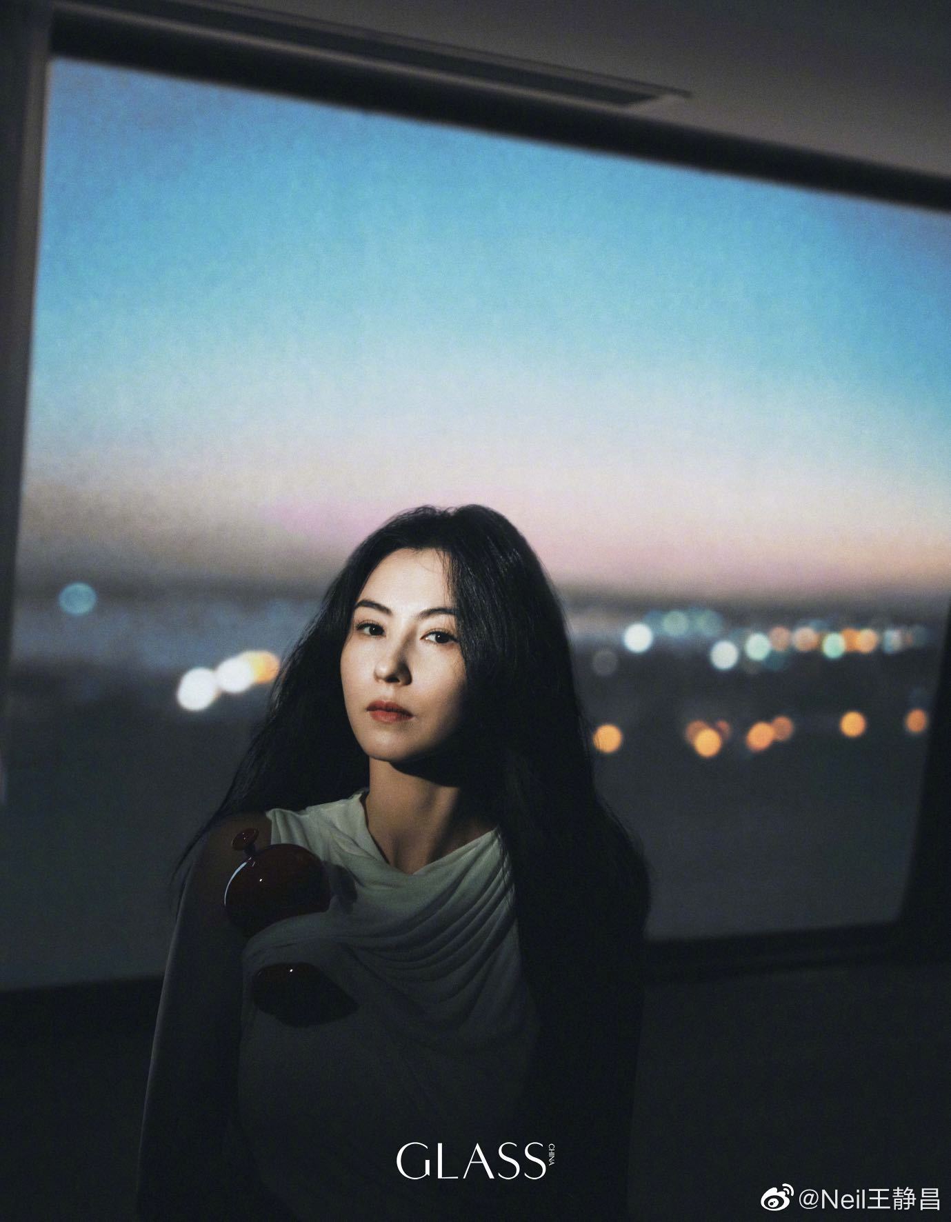 张柏芝登上《 GLASS 》杂志十一月刊封面……__财经头条