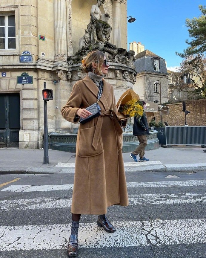 ins时尚博主的巴黎街头穿搭look book|优雅浪漫的法式风情__财经头条