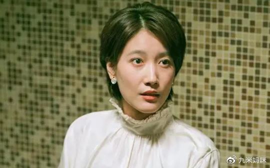 凭借着《无间》中蓝冰这个角色,33岁的啜妮终于让观众记住她了__财经