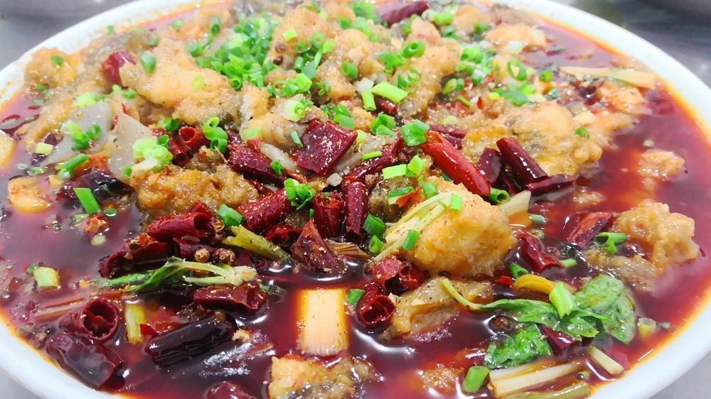 重庆太安鱼的家常做法，鱼肉嫩滑麻辣咸鲜，下酒下饭巴适惨咯
