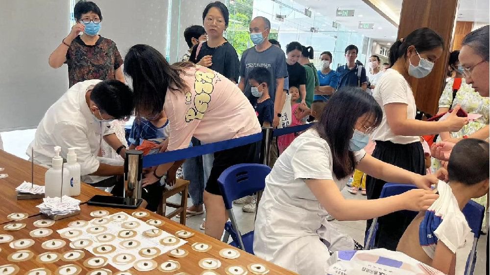 中医院三伏天灸今天开贴，中医支招夏季如何养生！|中医院|张倩如|穴位|岭南|中医_新浪新闻