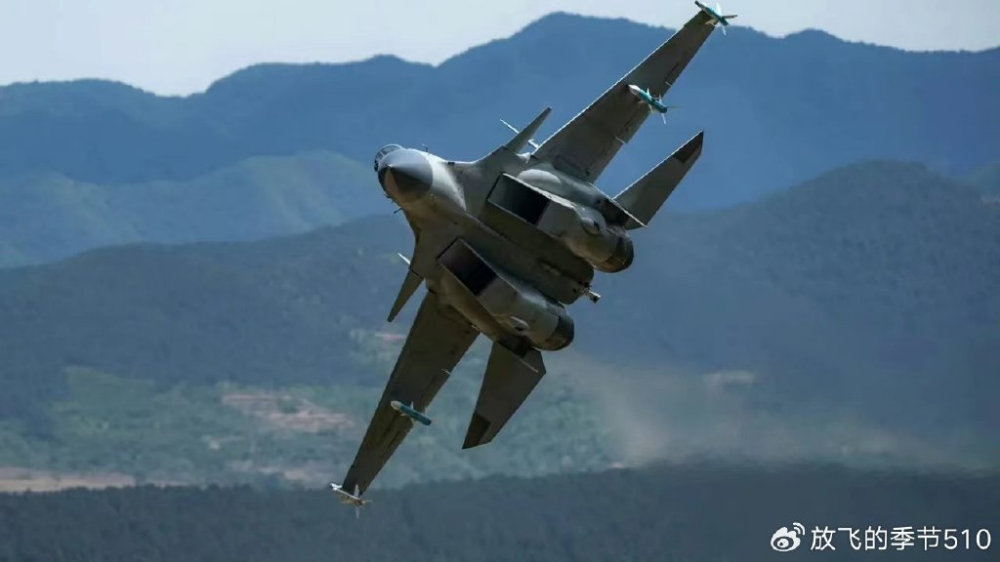 歼-15T高调亮相,能对标F/A-18E/F,成福建舰弹射舰载机|电磁弹射|航母|山东舰|军用飞机|战斗机_新浪新闻