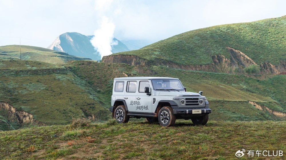 搭载采埃孚8AT+欧康2.0T发动机 212 T01柴油版上市售16.59万元