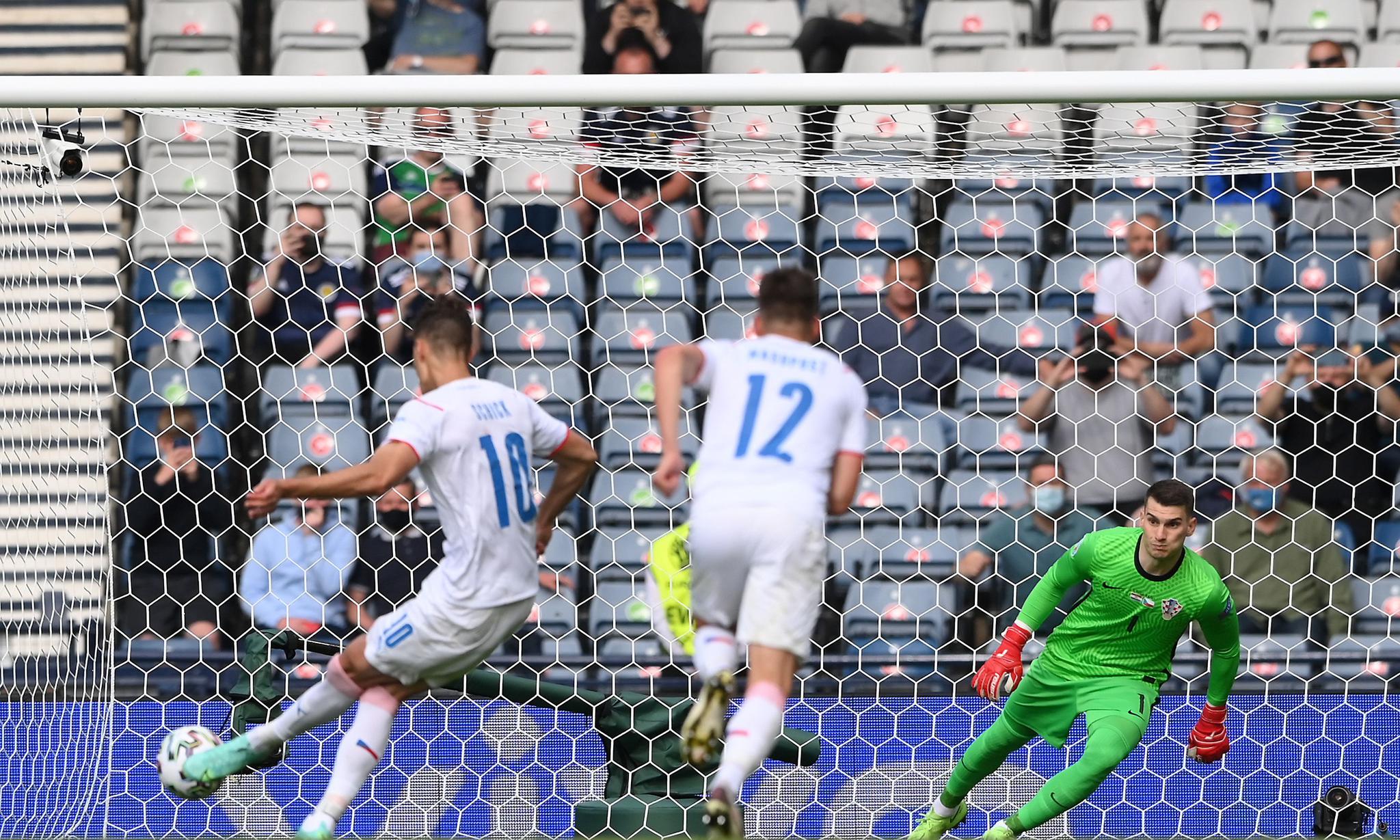 欧洲杯最新小组积分榜及可能的淘汰赛对阵(6.19):英伦德比闷平休闲区蓝鸢梦想 - Www.slyday.coM 欧洲杯最新小组积分榜及可能的淘汰赛对阵(6.19):英伦德比闷平休闲区蓝鸢梦想 - Www.slyday.coM