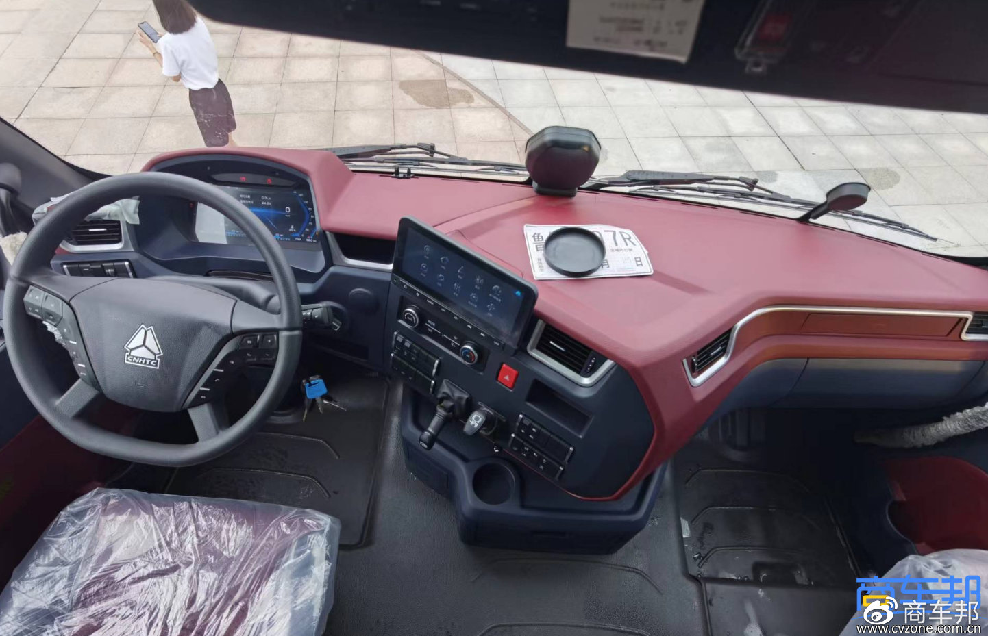 新老对比从30年前老车感受黄河重卡经典传承