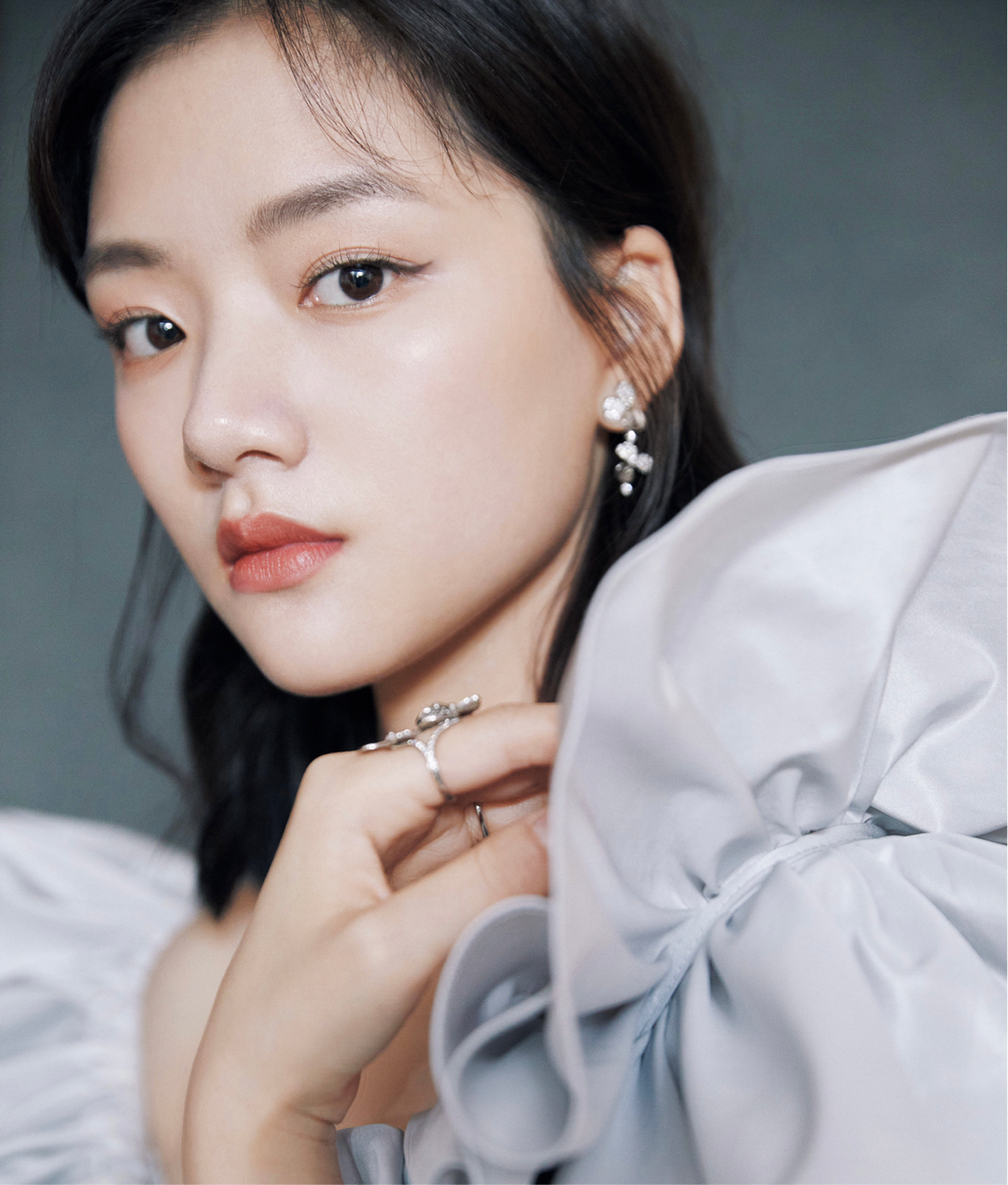 网传肖战新剧将开机女主角是她必火无疑