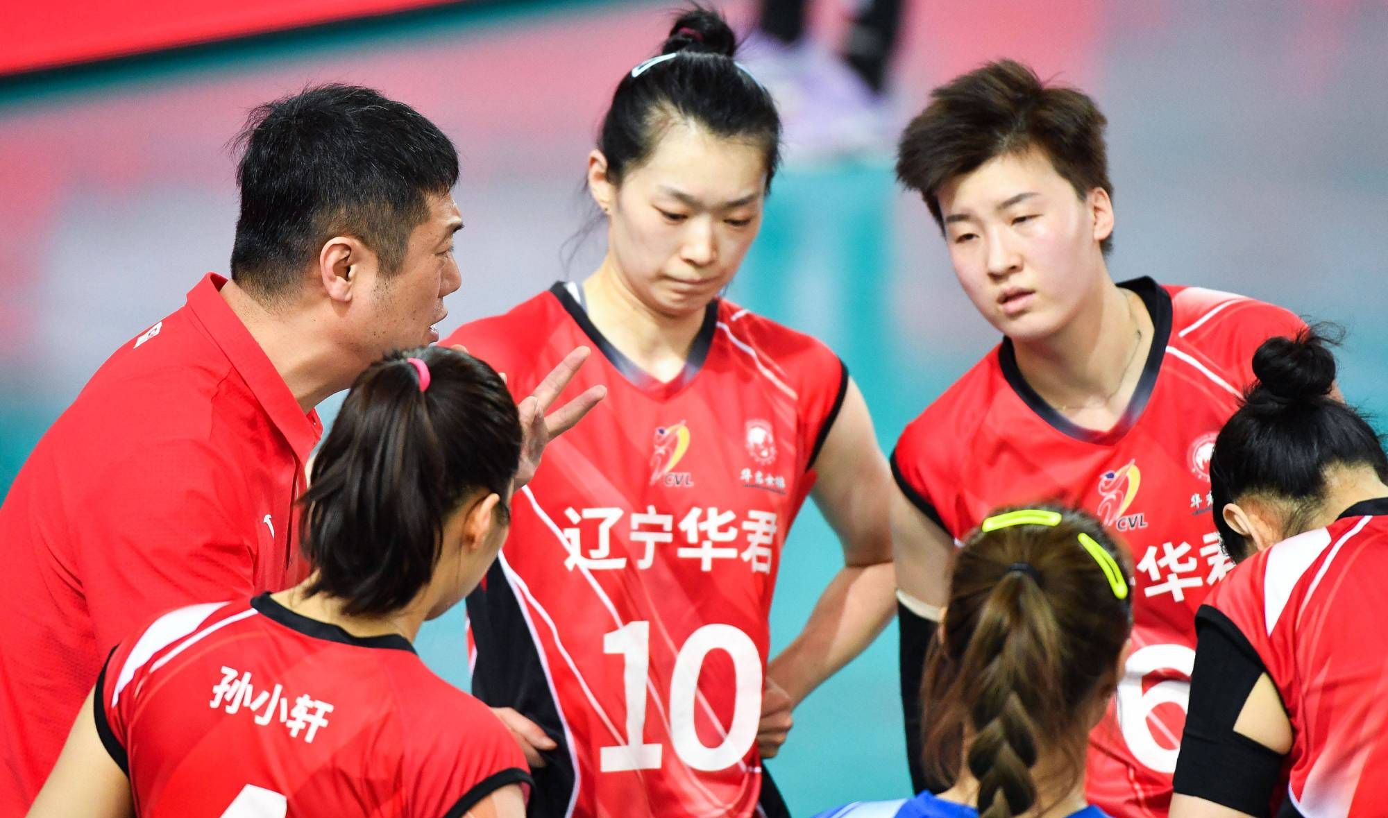 有了强援依然认怂!辽宁女排的做法让人看不懂,教练是最大的短板