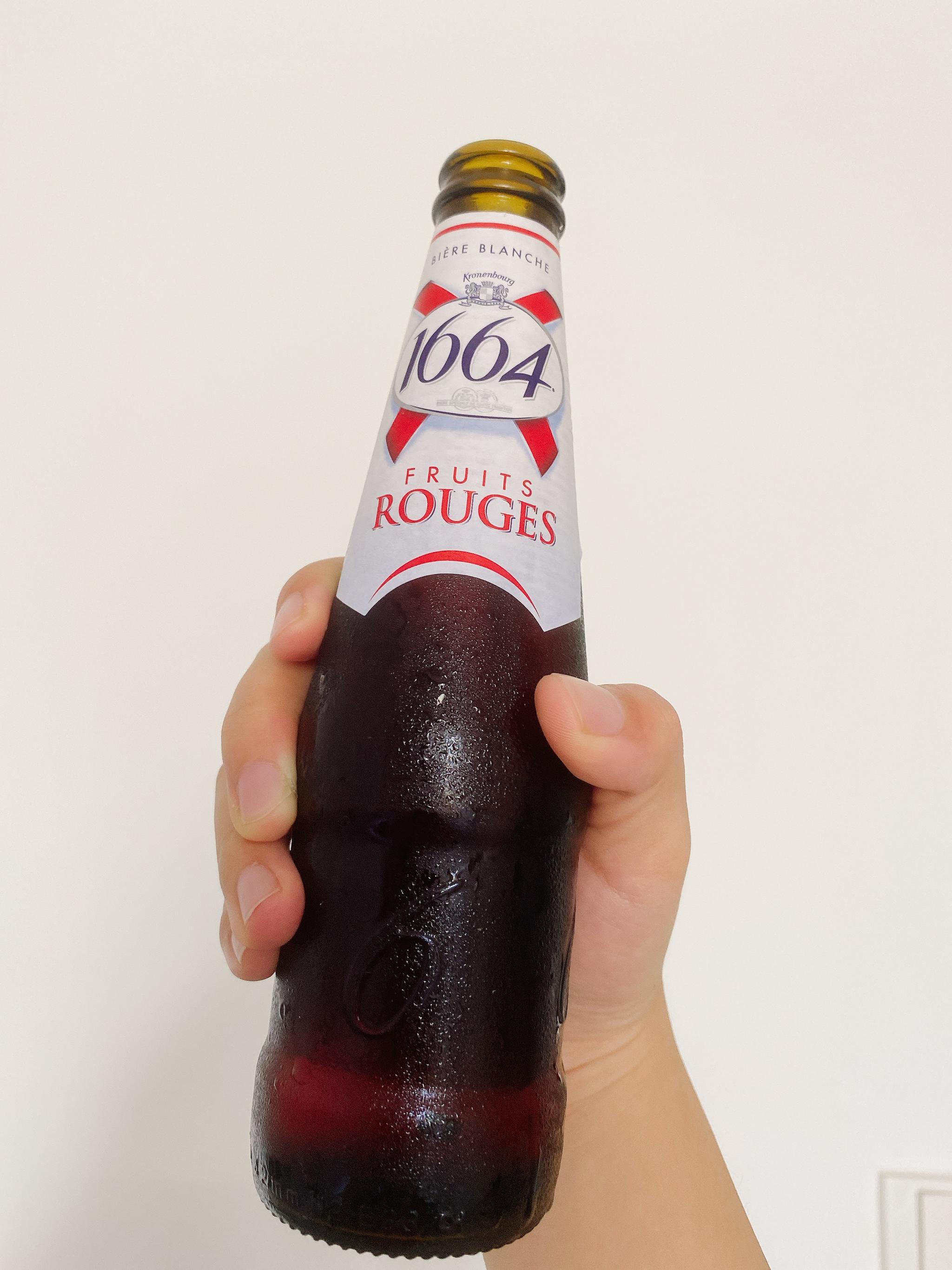 1664果味啤酒挺淡的