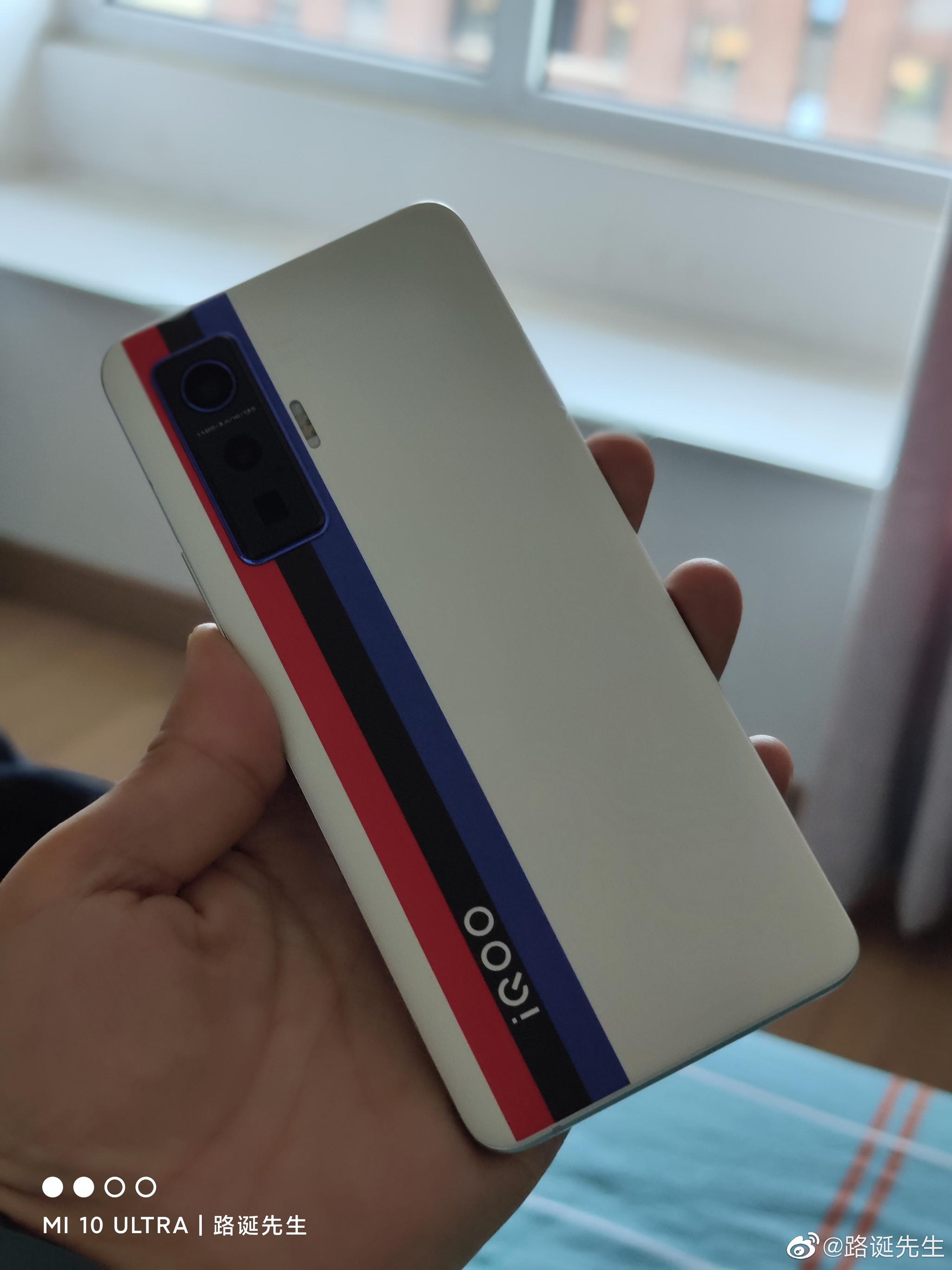 iqoo5pro传奇版这手机实在是太帅了