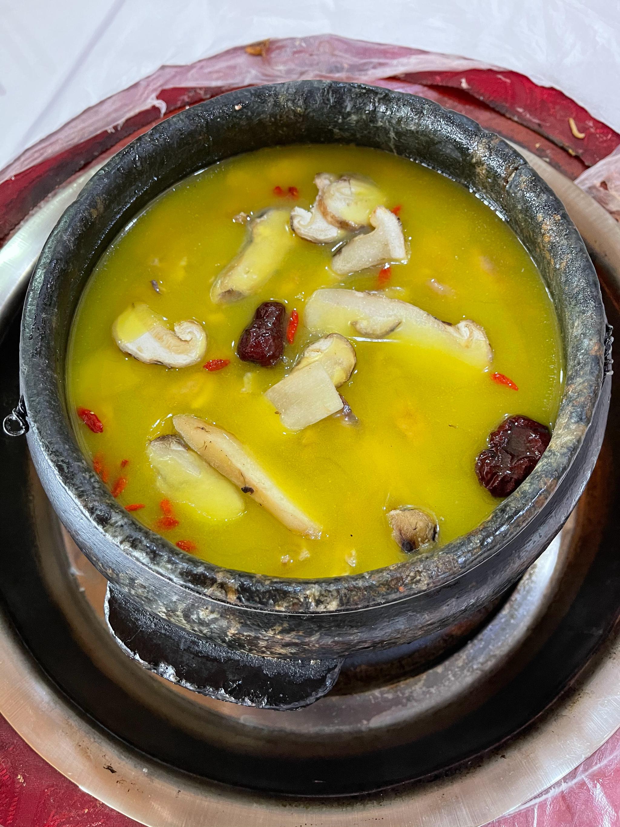 西藏林芝,鲁朗石锅鸡,味道特别好,有种很独特的香味……_高清图集