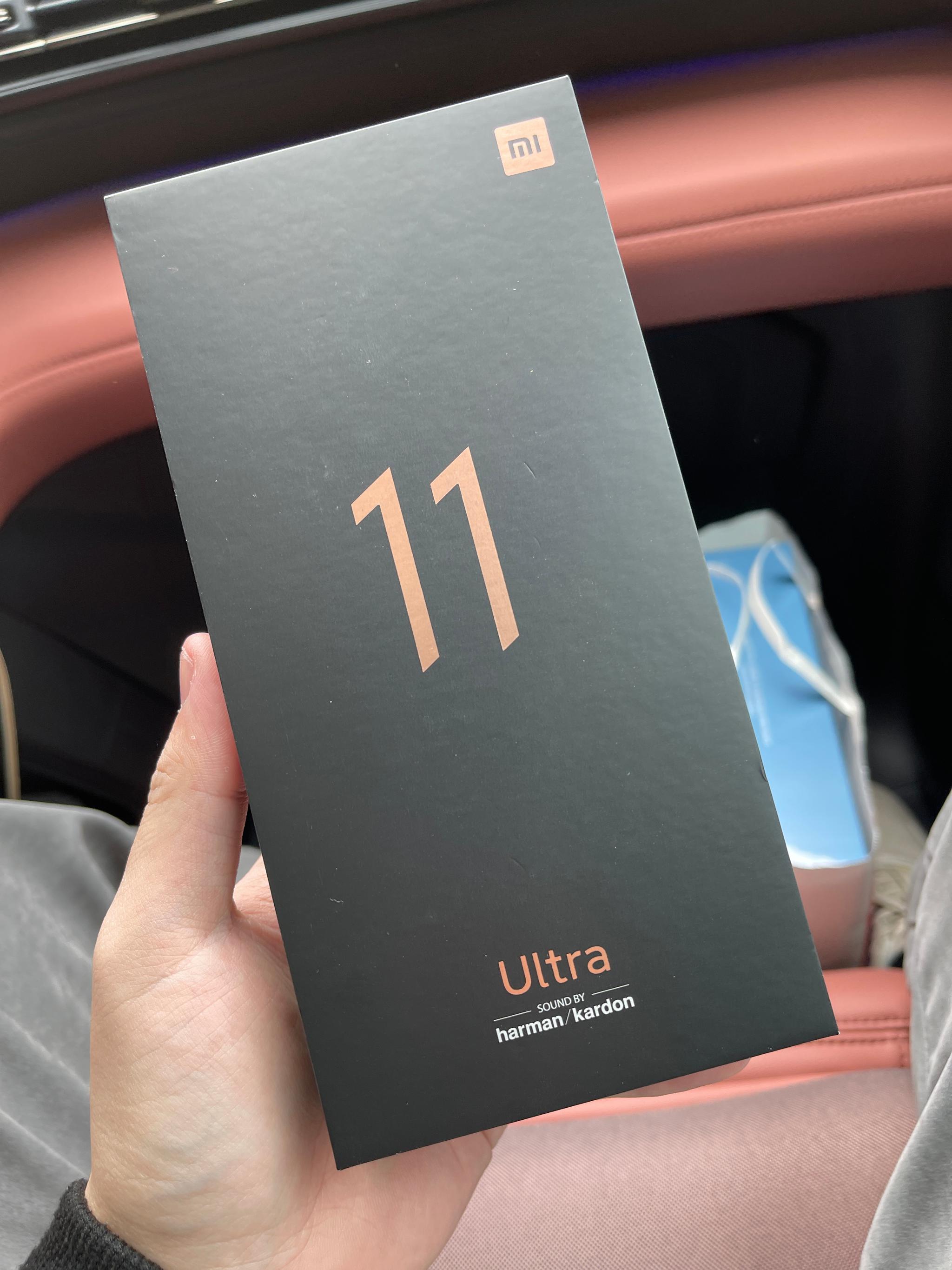 emmmmm小米11ultra确实有点大