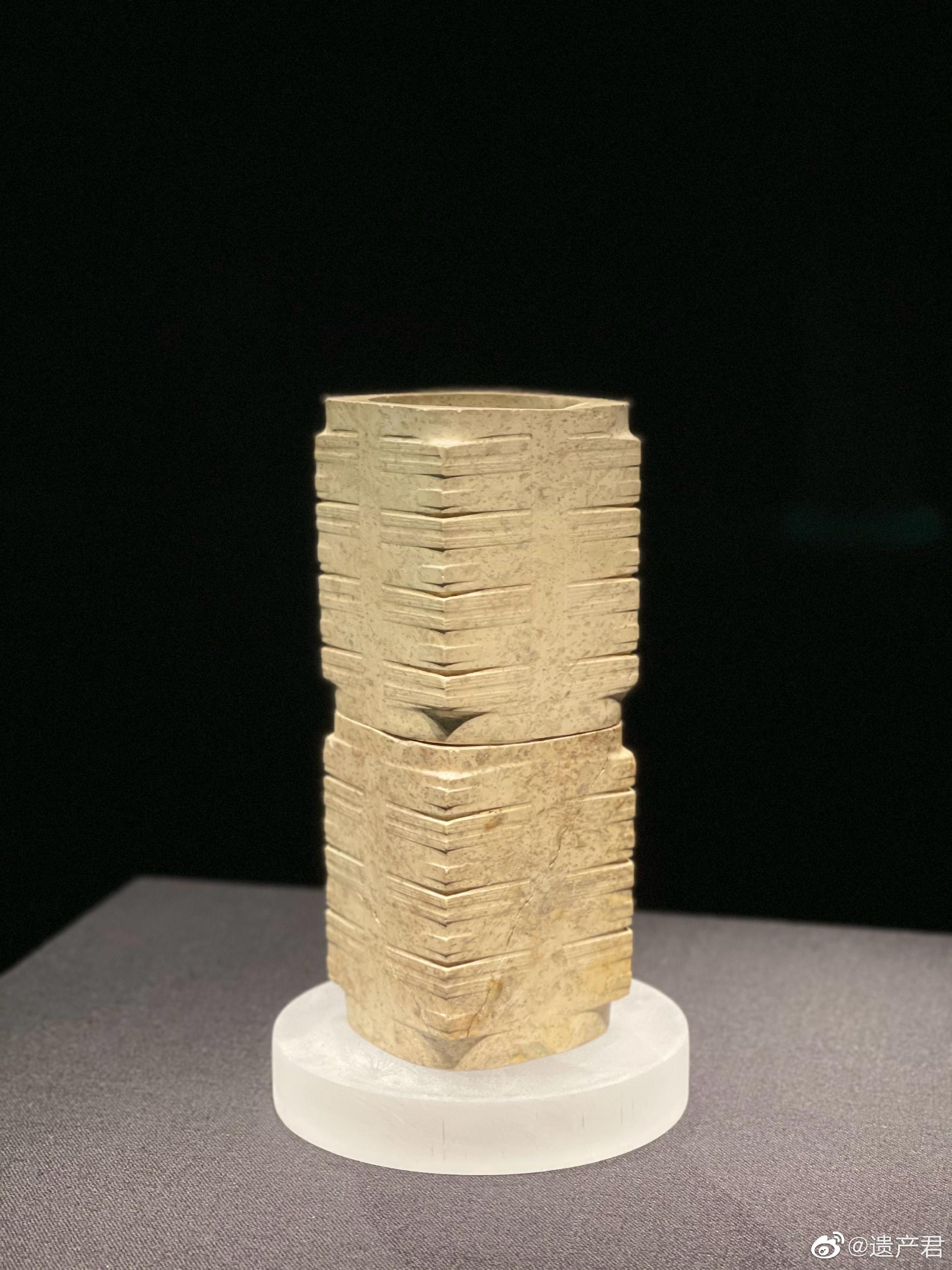 杭州临平江南水乡文化博物馆收藏的良渚玉器