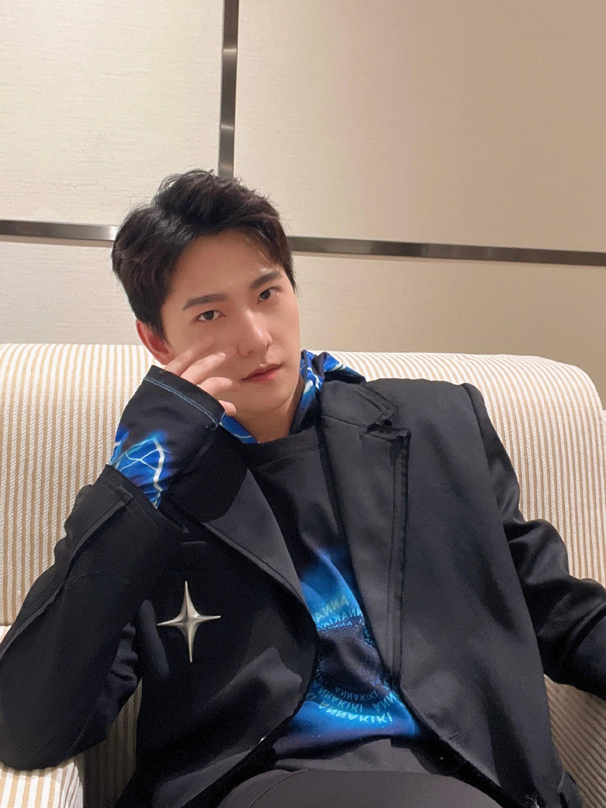 杨洋2021年媒体眼中最有好感的艺人!__财经头条