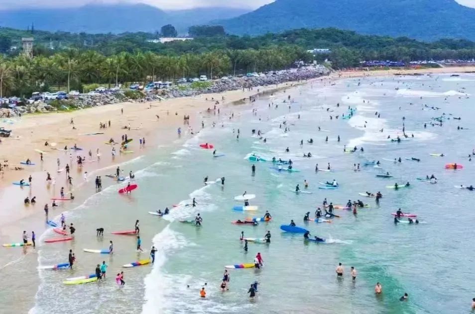 为何万宁一年四季都能畅享冲浪?
