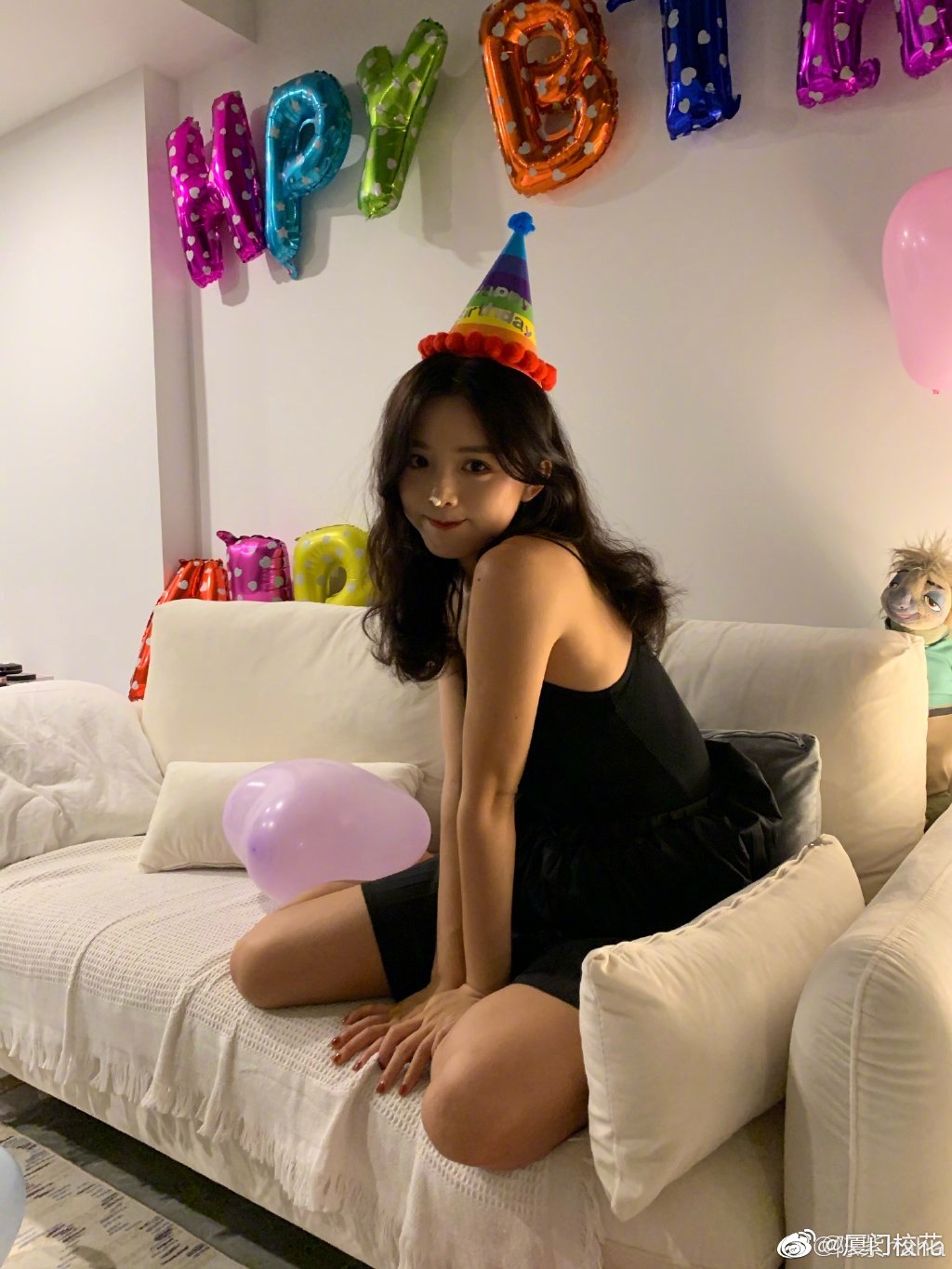 她叫陈紫,95年,就读于杭州师范大学,身高163cm,身材不错哦