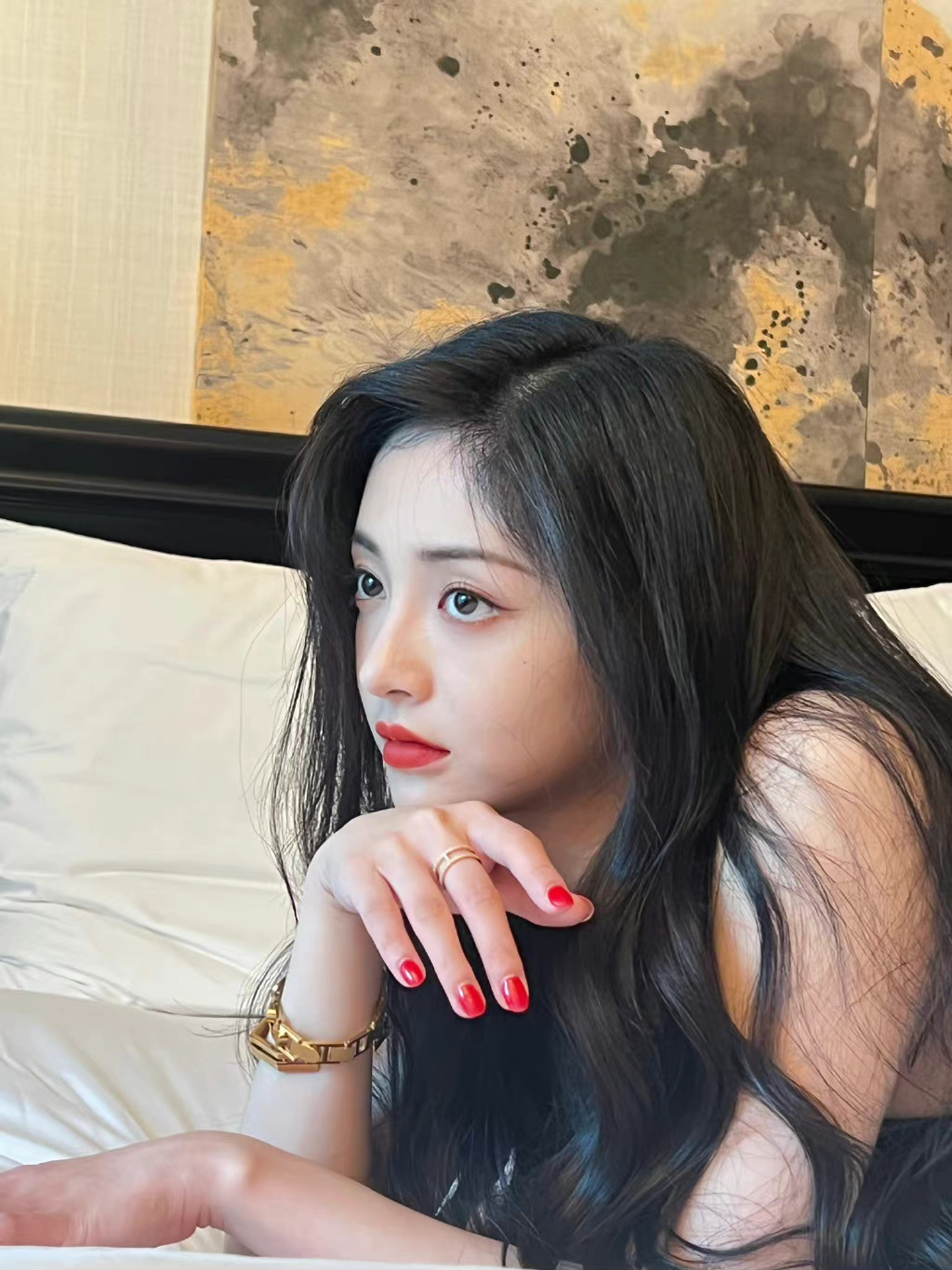 周洁琼直播造型侧拍live图黑色玫瑰性感迷人姐姐美哭我