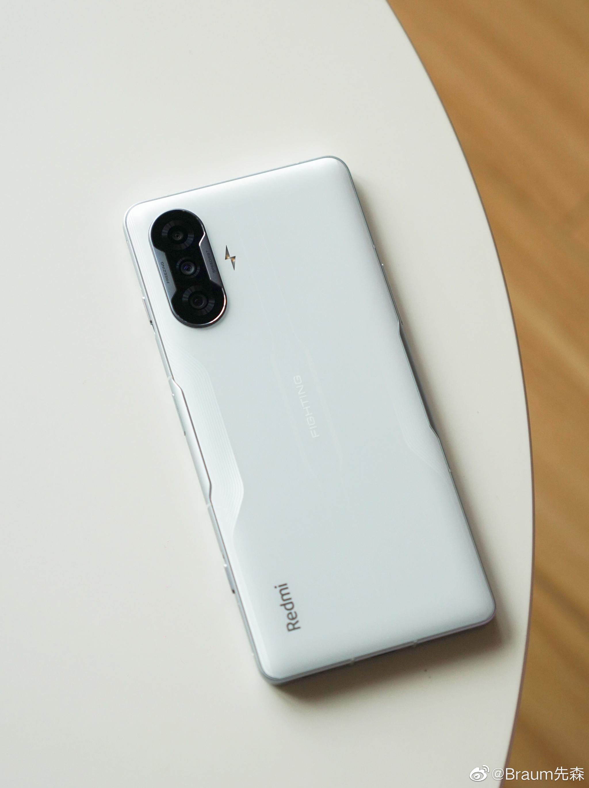 拍了一组k40游戏增强版白色真机图