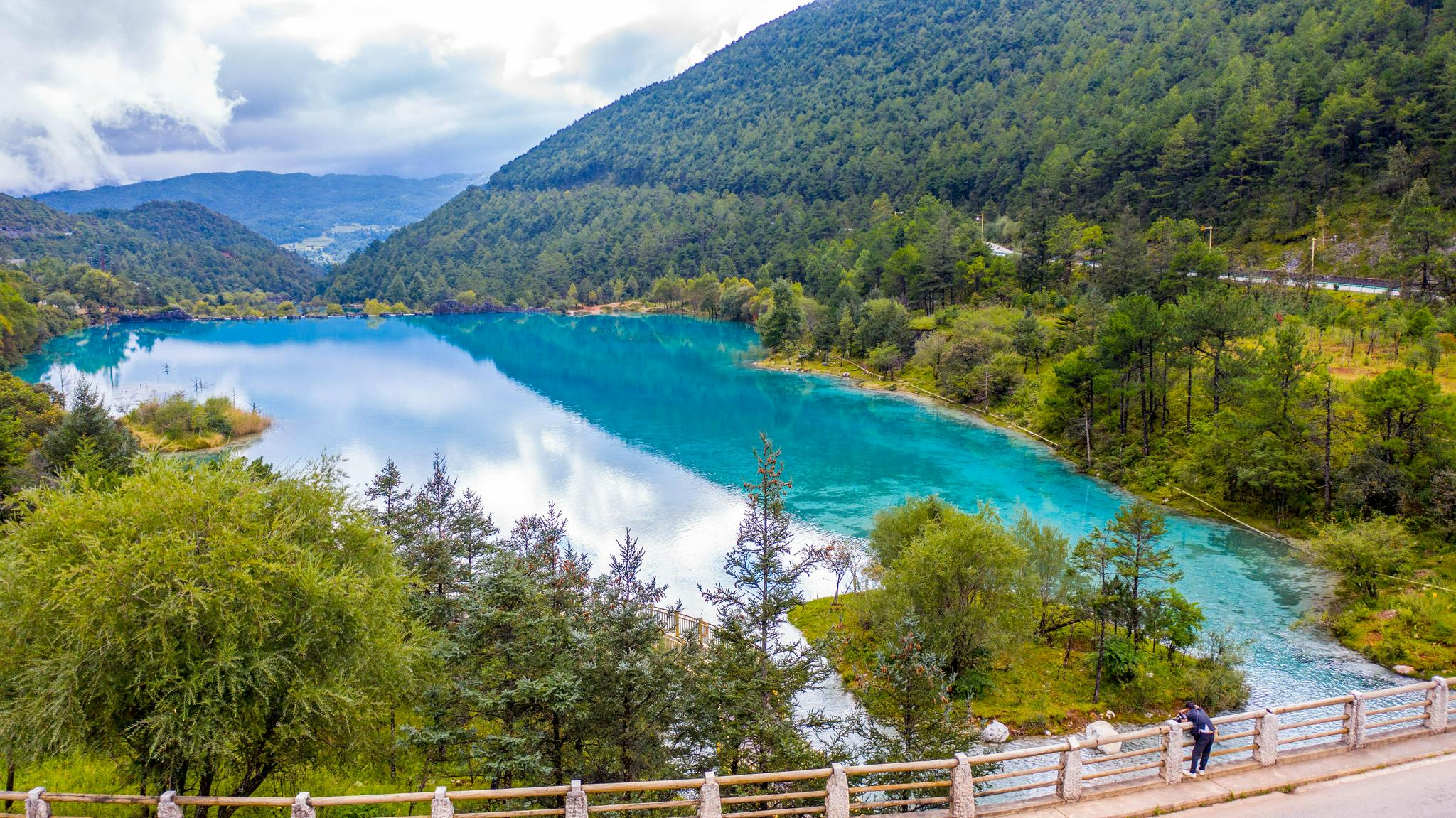 美丽中国梦幻蓝月谷