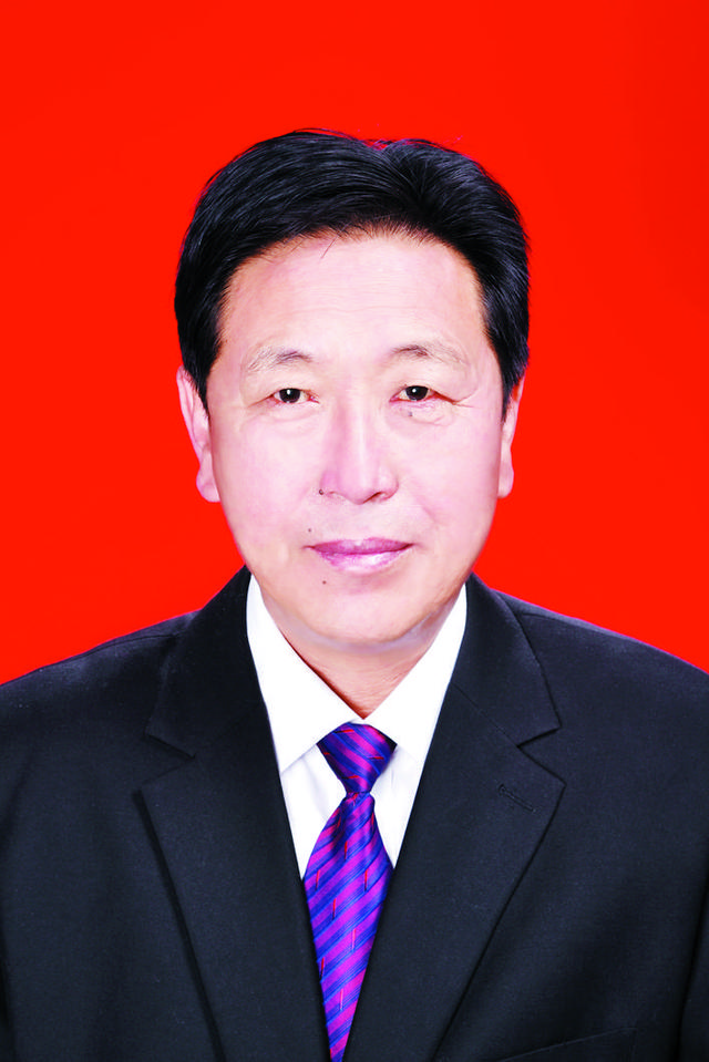 黄芪种出一片天记山西省劳模五寨县道地中药材农民专业合作社理事长