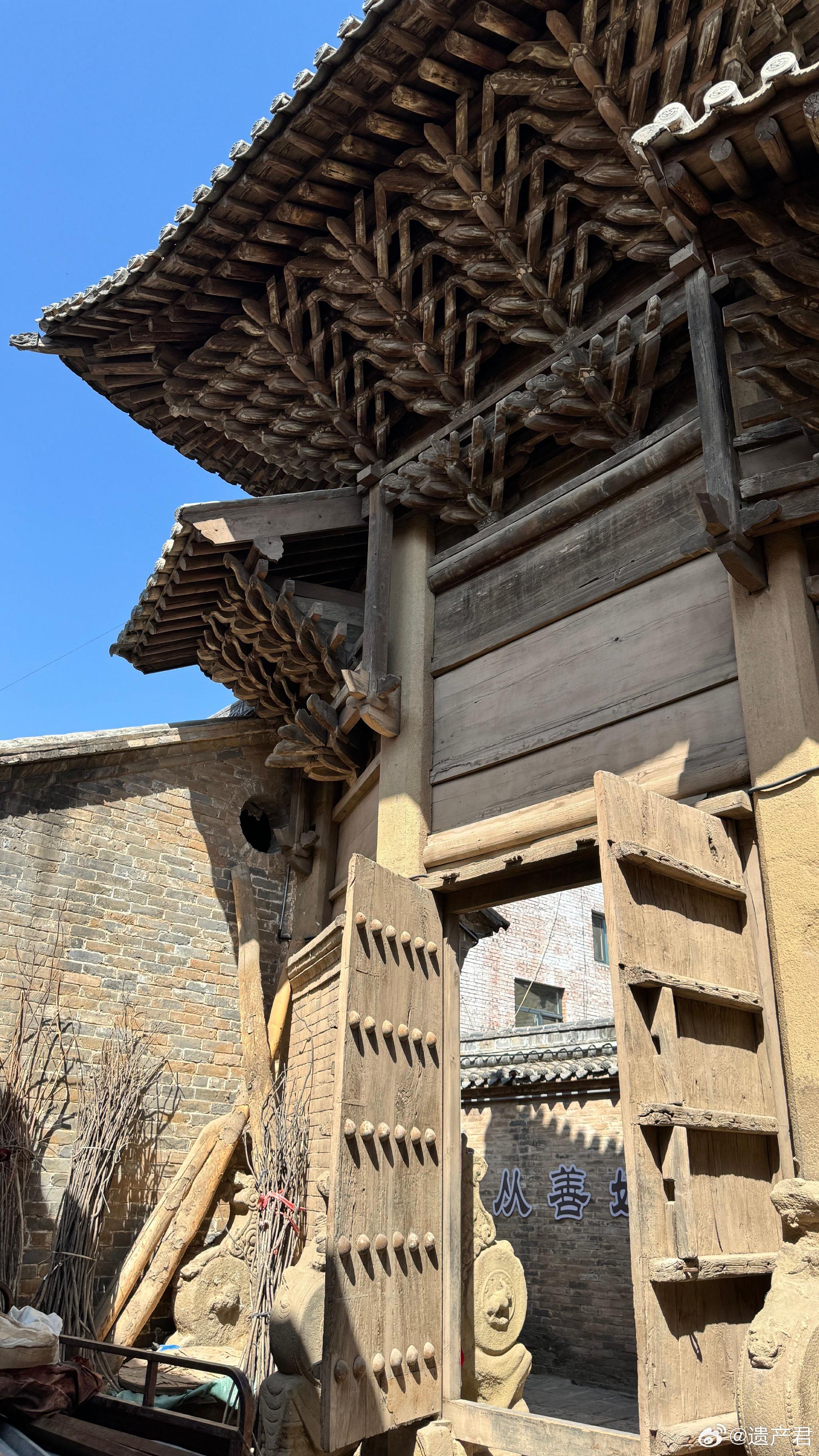 山西晋城窦庄村,明代天启年间的尚书府门楼