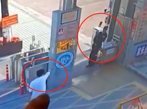 男子校门口持刀滋事，保安发现后作壁上观返回保安室，引家长质疑休闲区蓝鸢梦想 - Www.slyday.coM