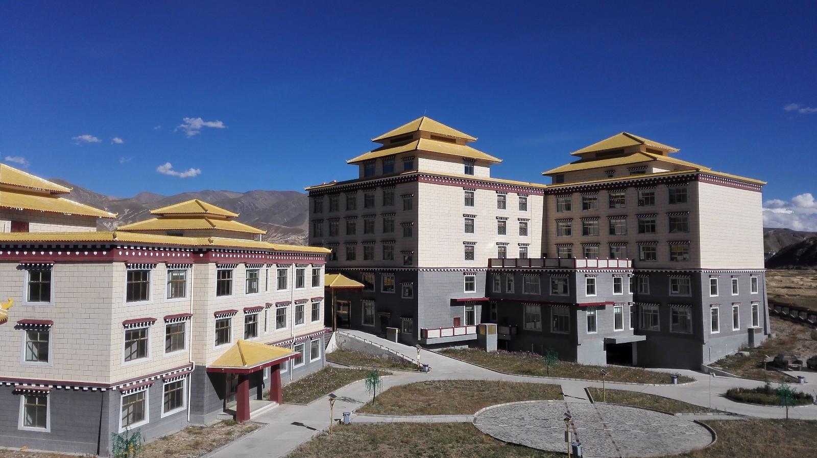 幸福珠峰 全面小康增福祉|谢通门县|小镇|温泉_新浪新闻