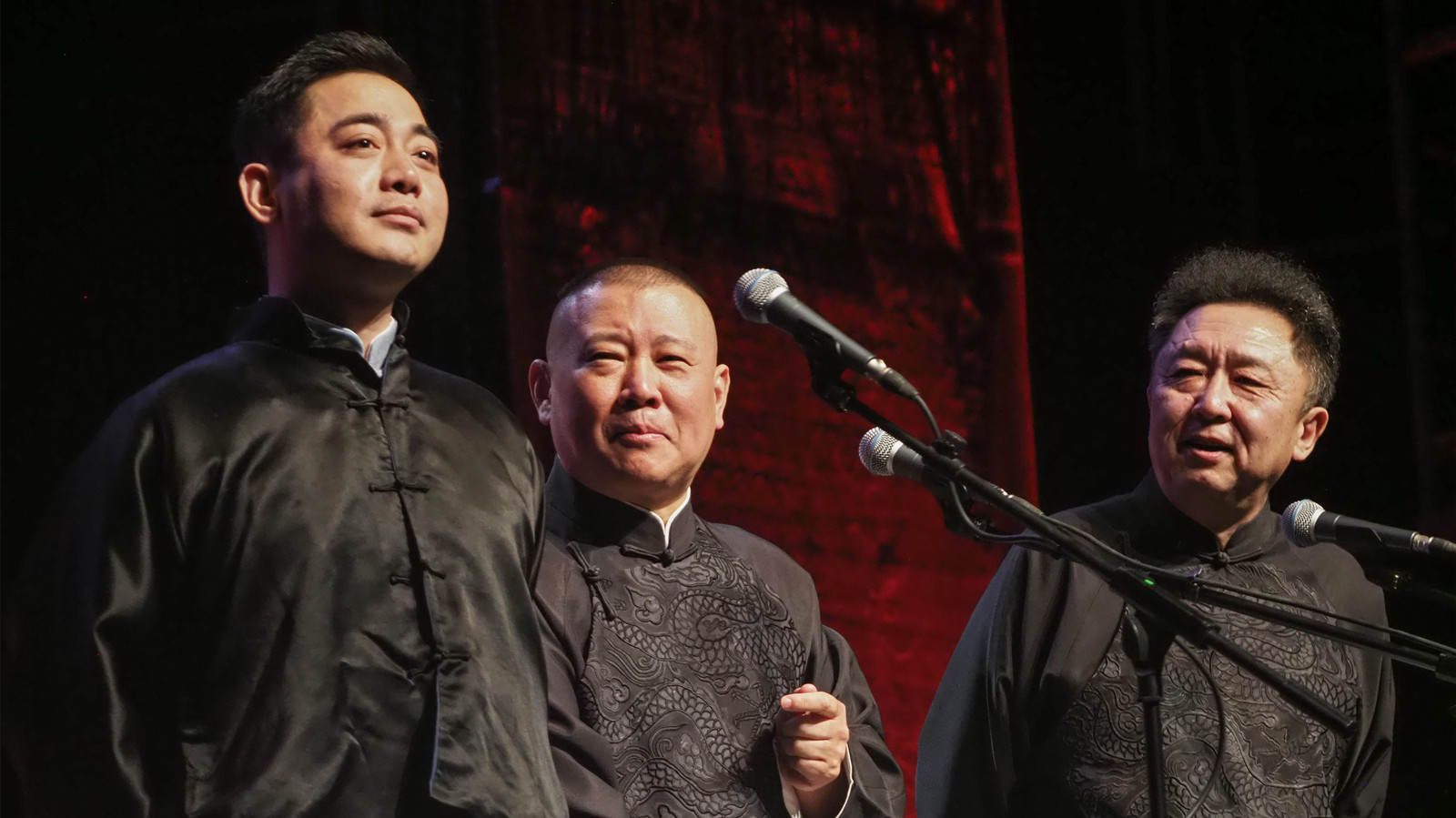 德云社绝版扒马褂问世郭德纲于谦被逼疯孔云龙一战成名