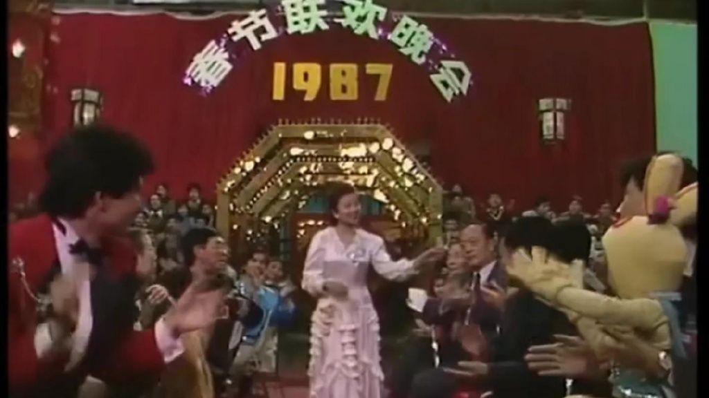 民歌皇后张也,54岁未婚未育,告别渣男后与吕继宏的关系令人羡慕