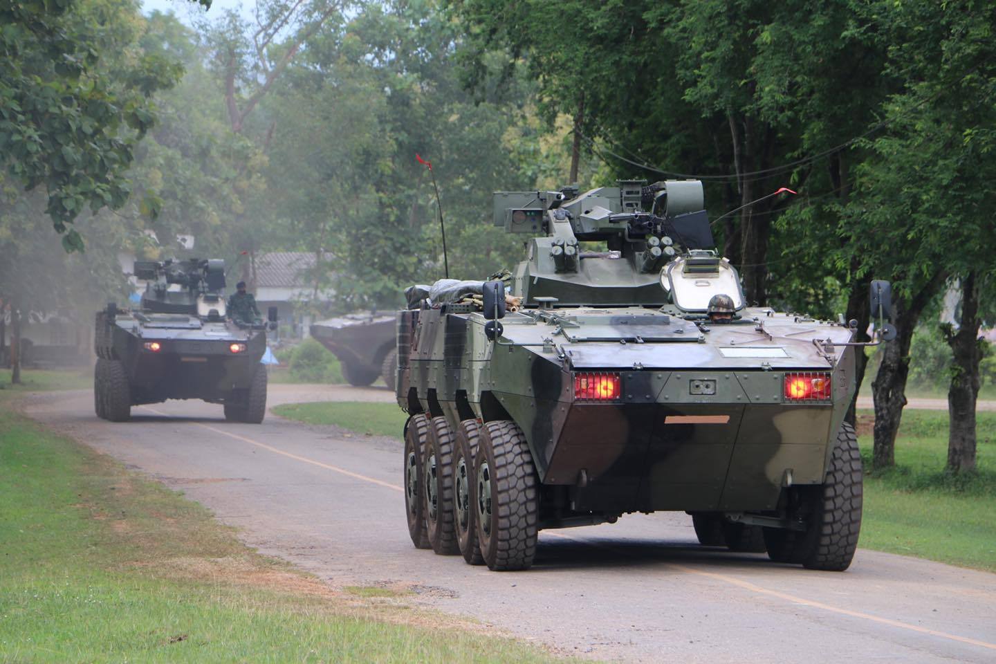 泰军骑兵训练中心发布的vn1c步战车训练画面