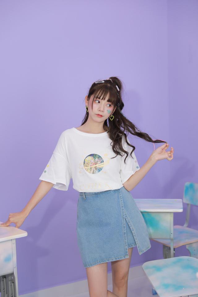 试试今年爆火的女团风穿搭,让你化身时尚萌妹子