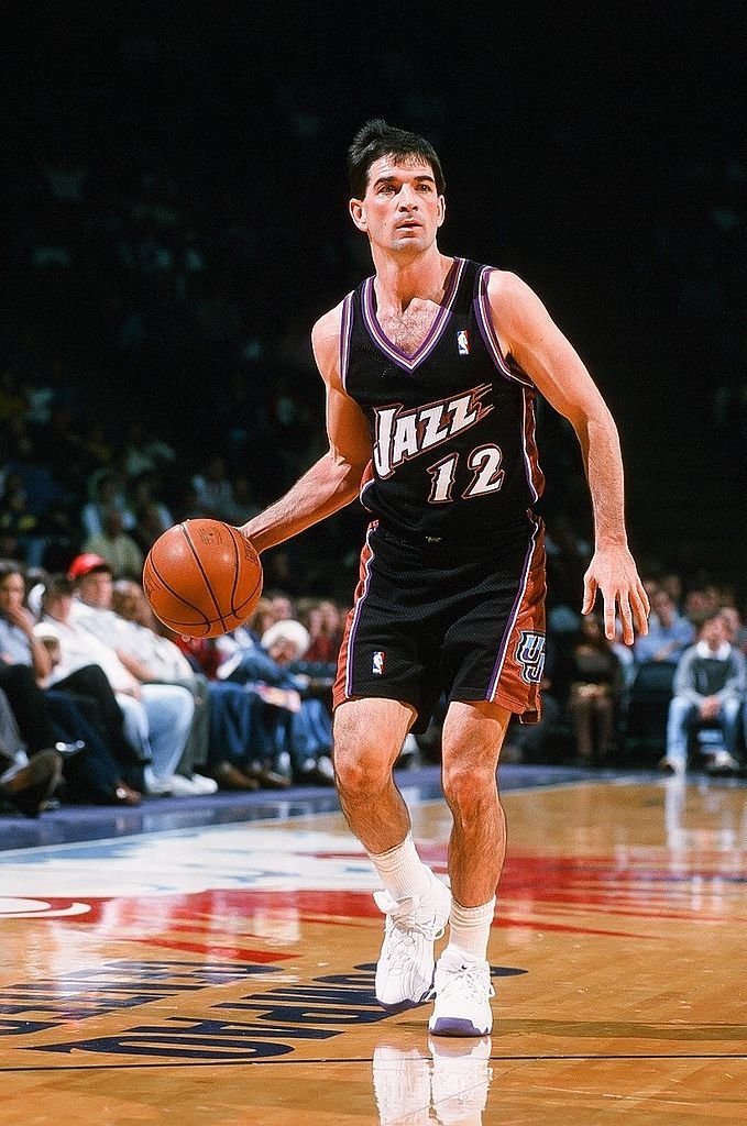 保罗成为继埃尔金贝勒斯托克顿詹姆斯之后