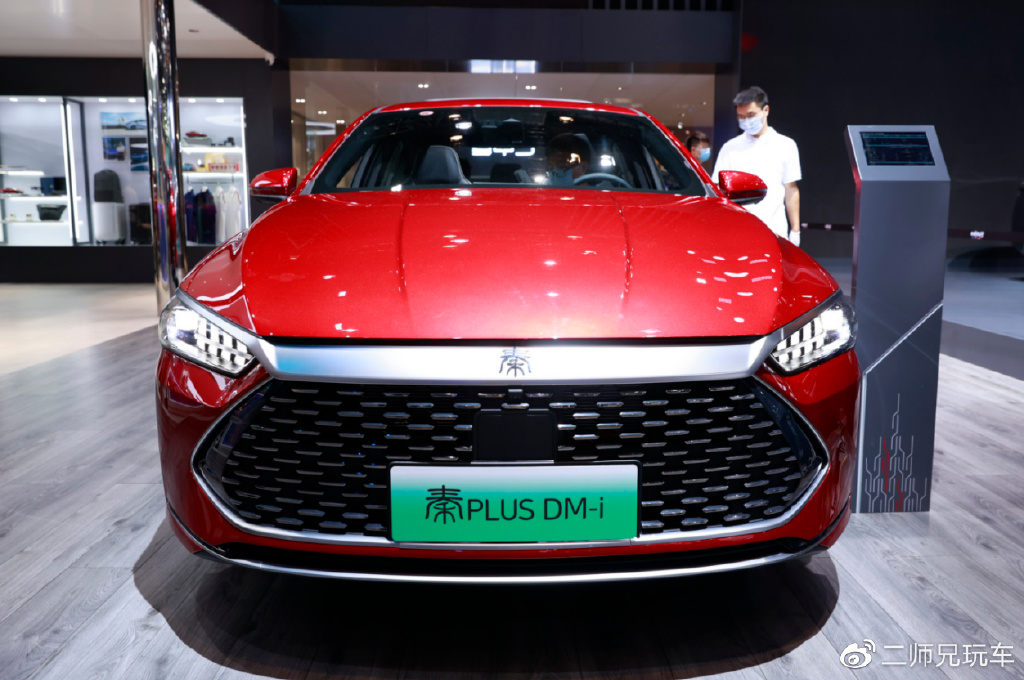 都是国产大牌，12-17万可选的4款插混家轿，谁是“经济适用王”？