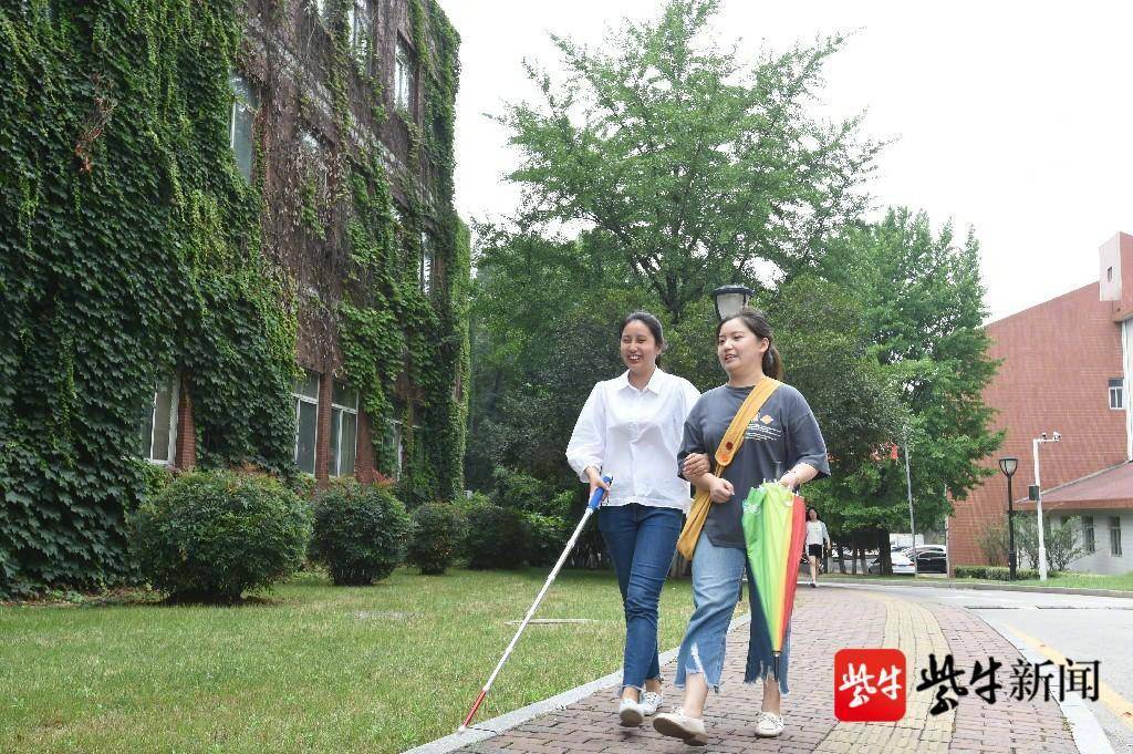 22岁盲人女孩考上研究生