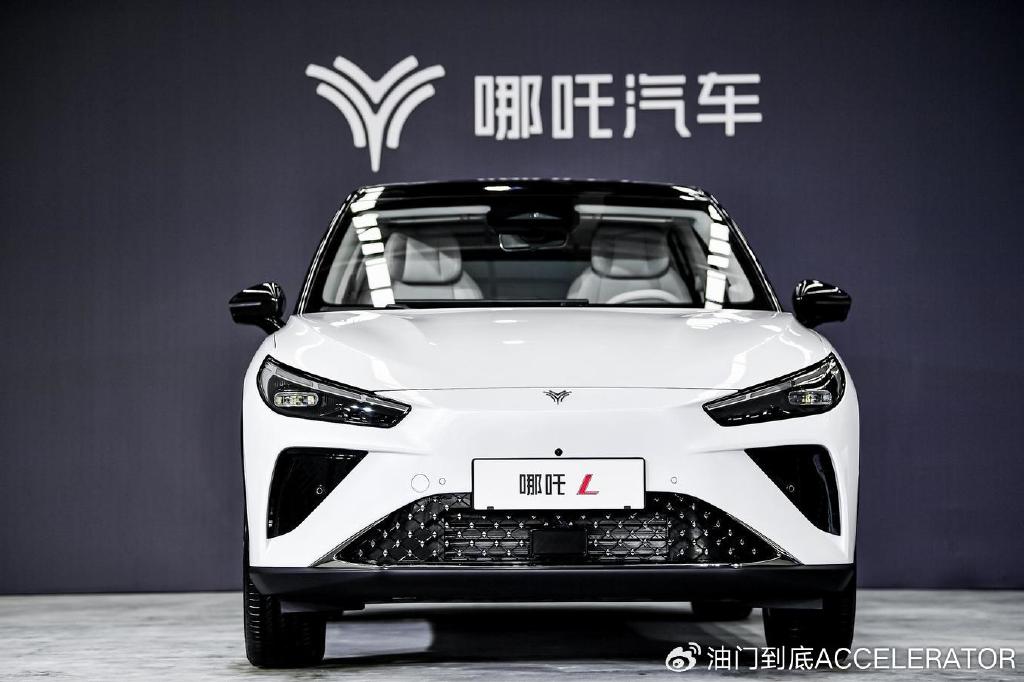 纯电续航超300公里的增程suv,哪吒l正式公布售价-新浪汽车