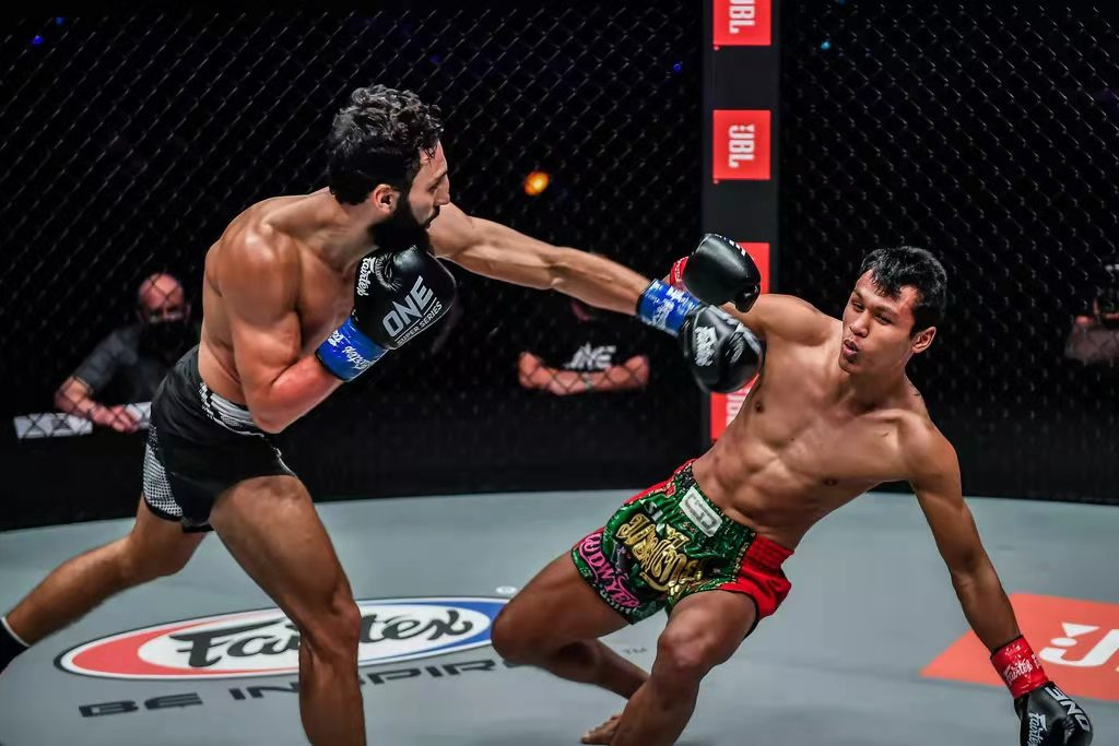 谁是最后的冠军?|西提猜|阿拉佐夫_新浪新闻