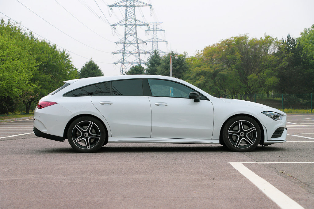 不负年轻!试驾奔驰cla猎跑车