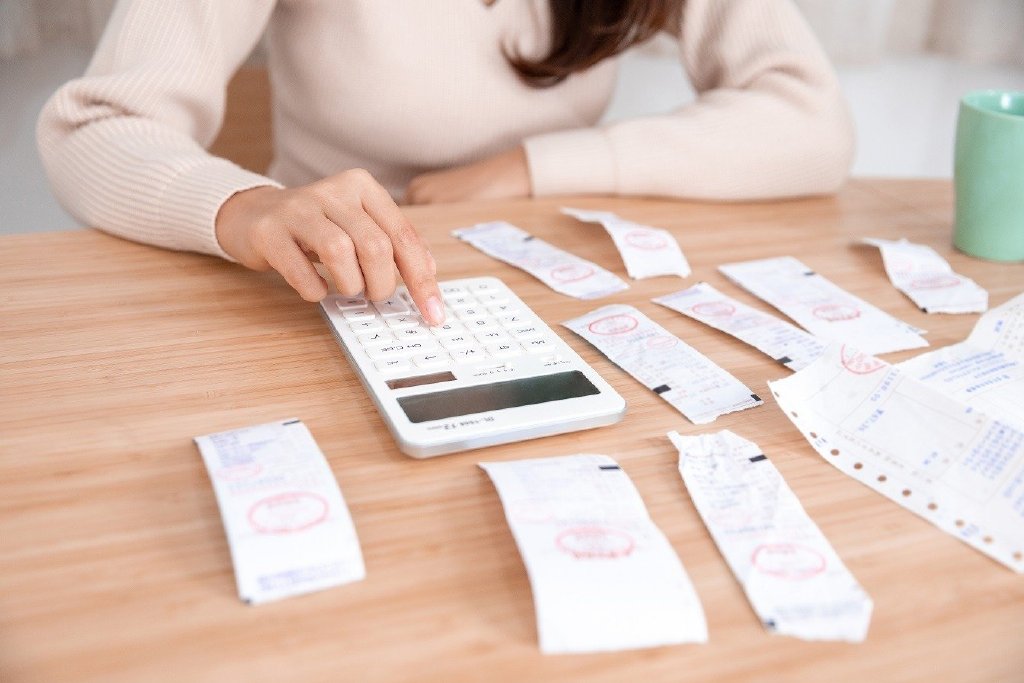 大学生攒钱买房技巧 8000元买车该如何选择