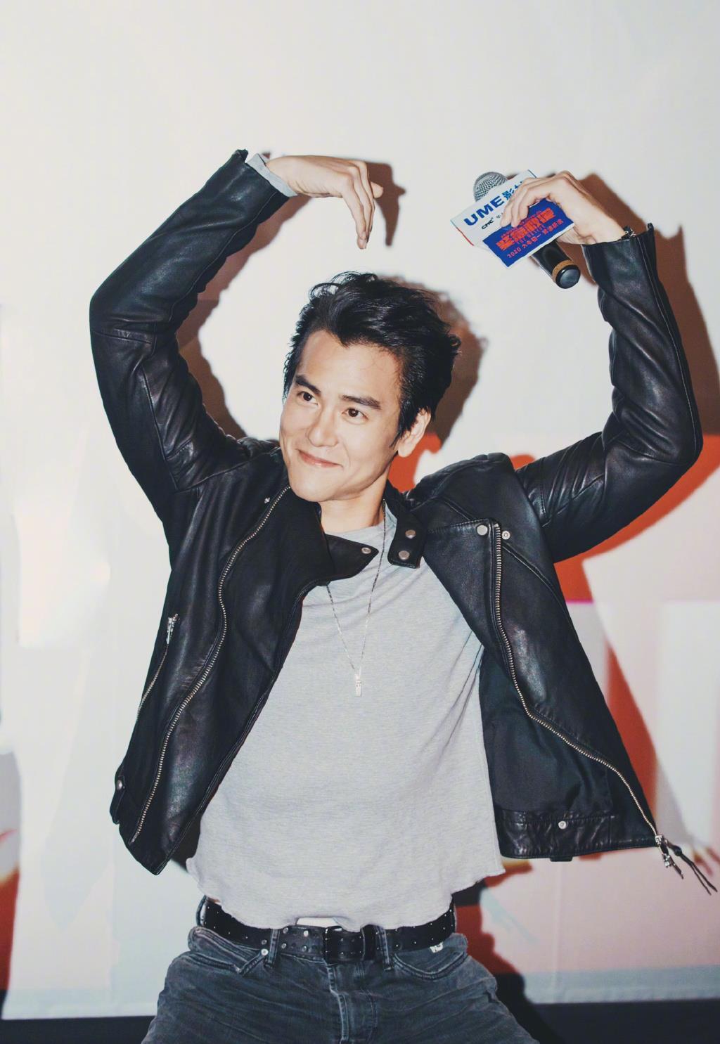 在娱乐圈的发展前途是不可限量的,非常期待他再次带给我们优秀的作品!