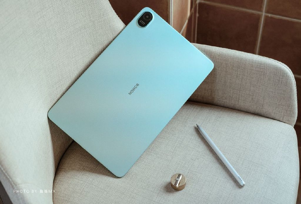 荣耀平板 8正式发布,主打学习和影音娱乐,配置有12英寸的护眼全面屏和