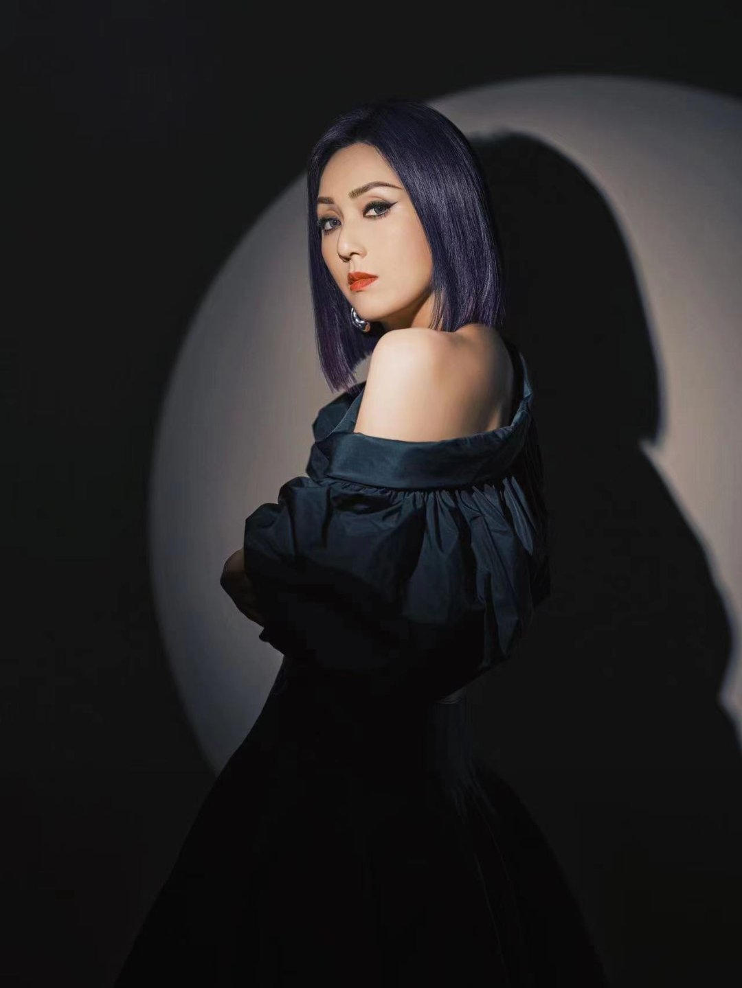 太喜欢听@杨千嬅 的舞台了!_高清图集_新浪网