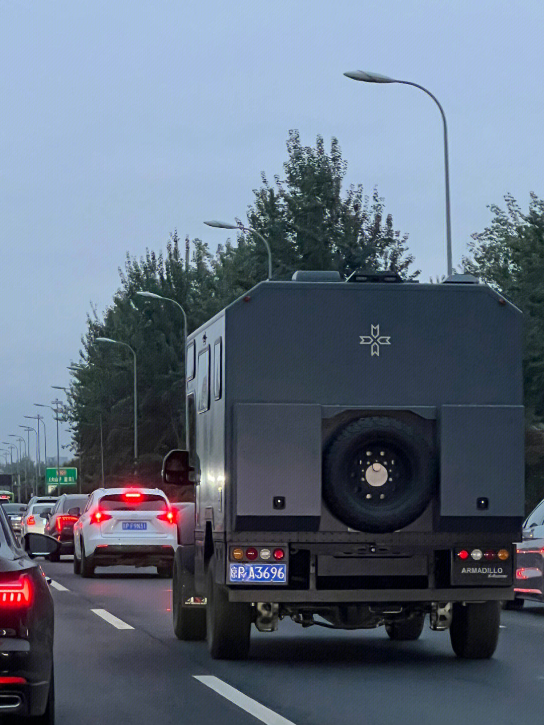 世界末日开什么车?__财经头条